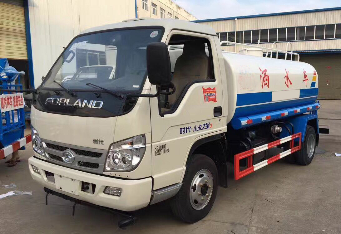 國(guó)五福田時(shí)代綠化噴灑車(chē)