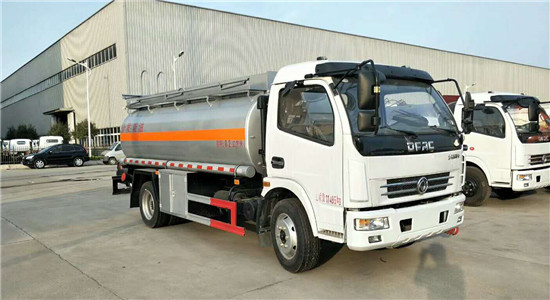 8噸加油車(chē)發(fā)往景德鎮(zhèn)落戶(hù)啦！